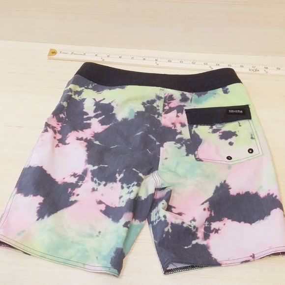 Volcom Swim shorts in size 26 Mens / Youth Colorful - Picture 2 of 5